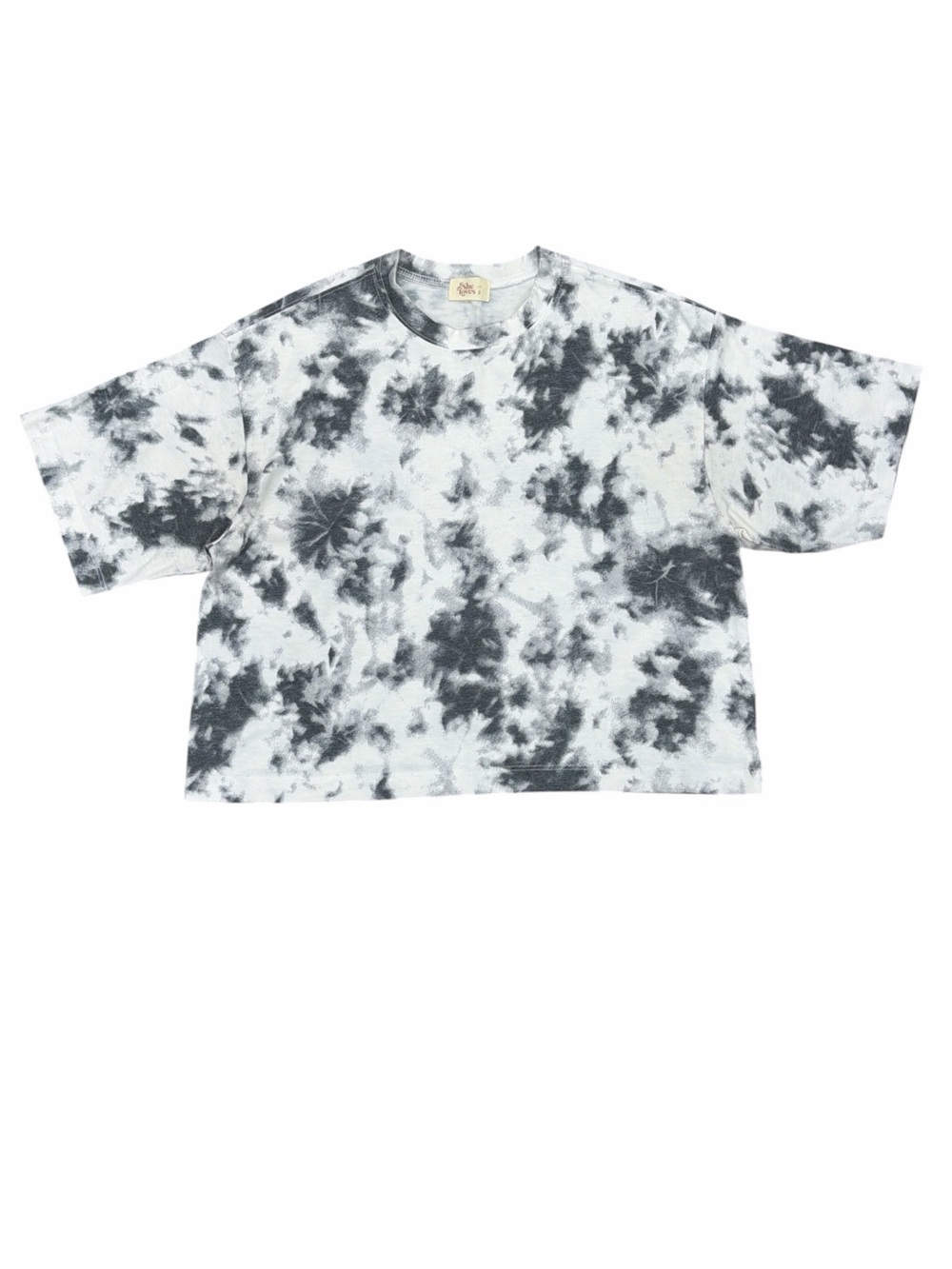 If She Loves Cropped Black and White Tie-Dye Short Sleeve Tee
